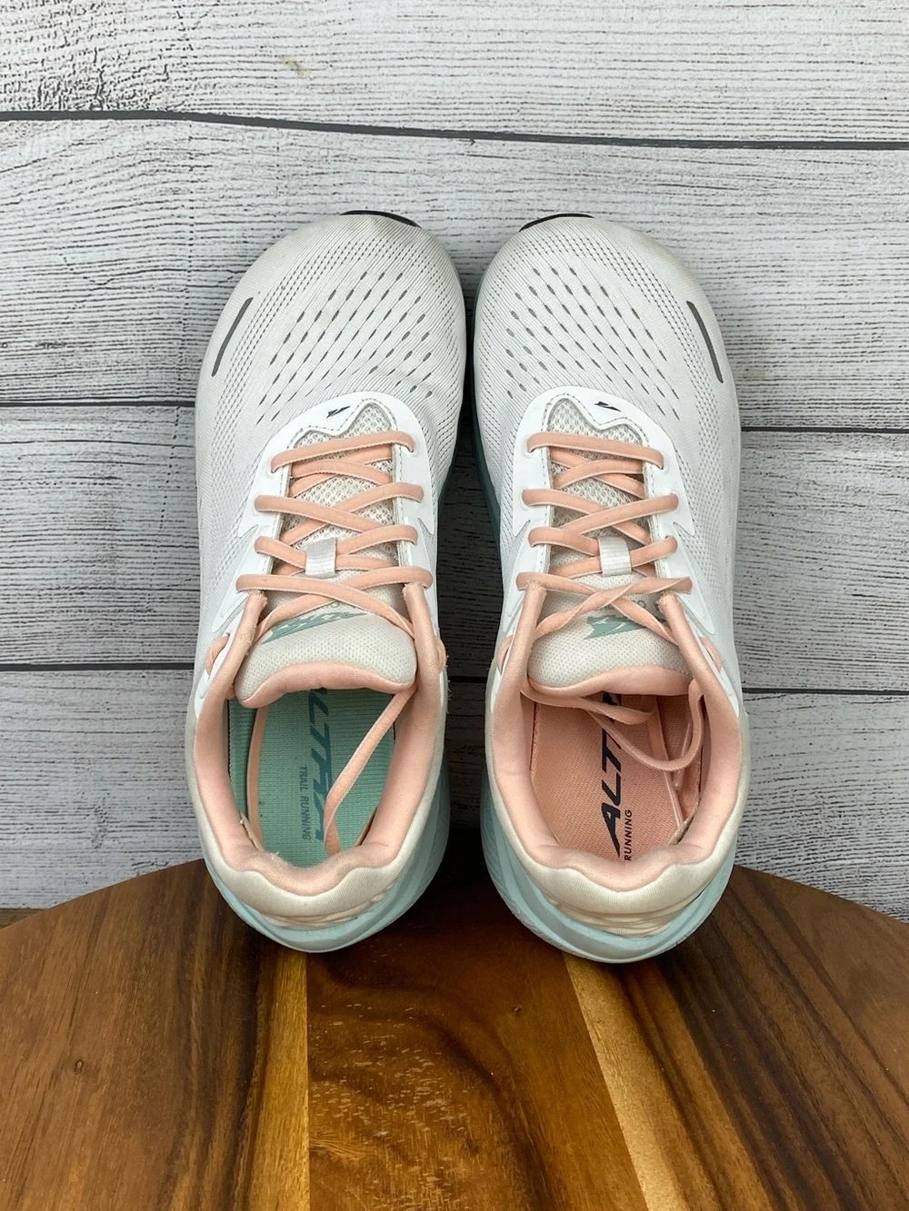 Altra VIA Olympus 2 White Blue Pink Road Running Shoes Women’s Sneaker Size 9